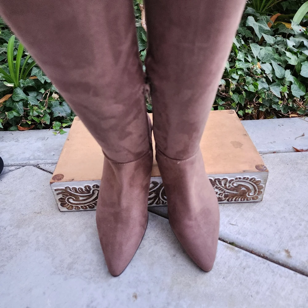 Sexy Fitted Steve Madden Taupe Microsuede OTK Boots